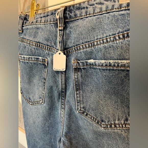 B7.14 Extremely Distressed Ankle Jeans Small(4-6) - Picture 4 of 4